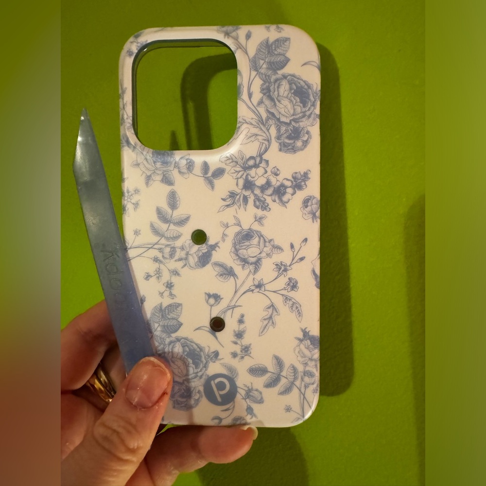 Loopy iPhone 15 pro case